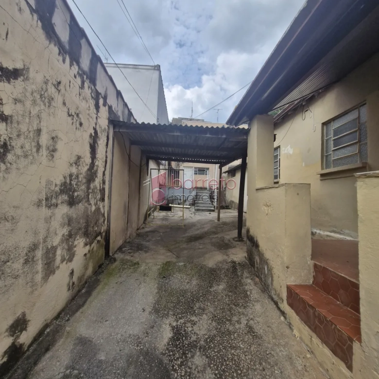 CASA COM EDÍCULA À VENDA NO JARDIM PACAEMBÚ EM JUNDIAÍ/SP