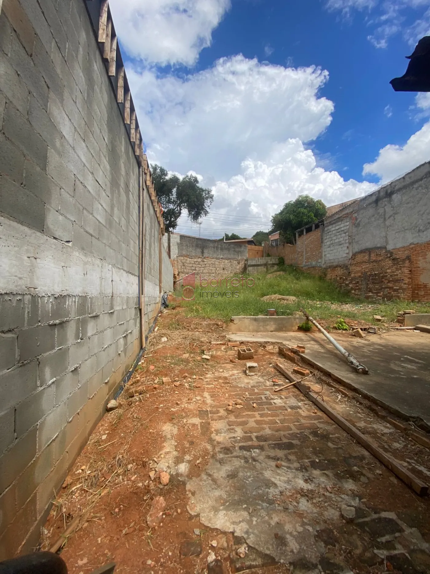 CASA À VENDA NO JARDIM PACAEMBÚ EM JUNDIAÍ/SP