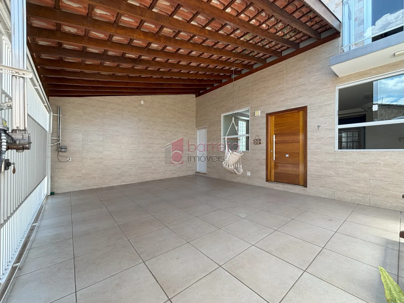 SOBRADO COM 3 DORMITÓRIOS E MIRANTE COM VISTA PARA A SERRA DO JAPI À VENDA – JD. PAULISTA II – JUNDIAÍ/SP