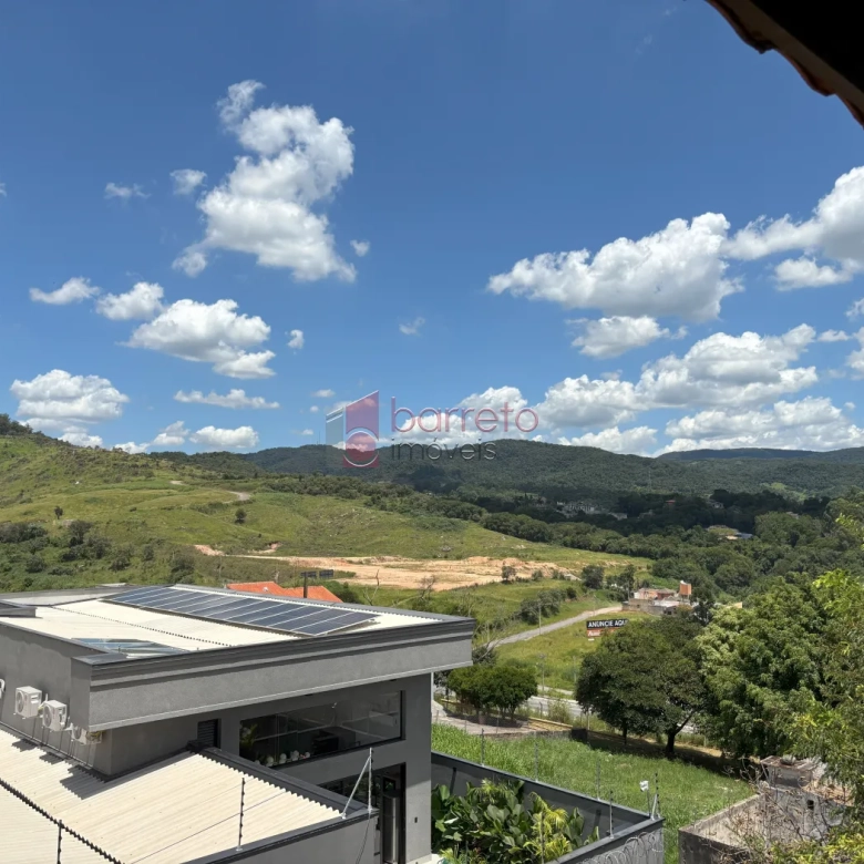 SOBRADO COM 3 DORMITÓRIOS E MIRANTE COM VISTA PARA A SERRA DO JAPI À VENDA – JD. PAULISTA II – JUNDIAÍ/SP