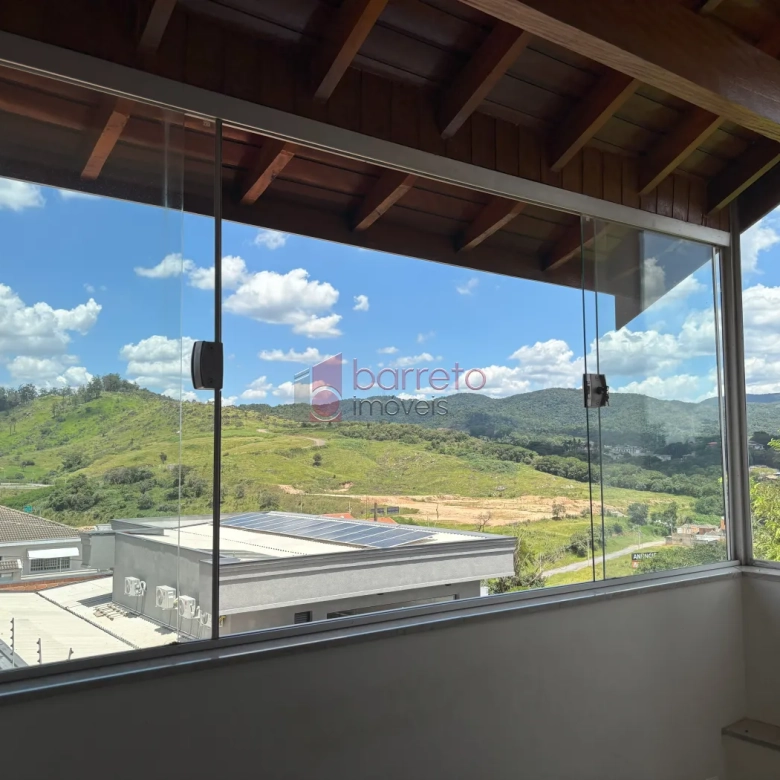 SOBRADO COM 3 DORMITÓRIOS E MIRANTE COM VISTA PARA A SERRA DO JAPI À VENDA – JD. PAULISTA II – JUNDIAÍ/SP