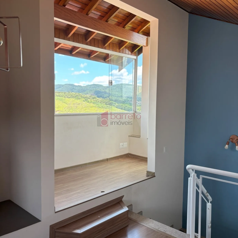 SOBRADO COM 3 DORMITÓRIOS E MIRANTE COM VISTA PARA A SERRA DO JAPI À VENDA – JD. PAULISTA II – JUNDIAÍ/SP