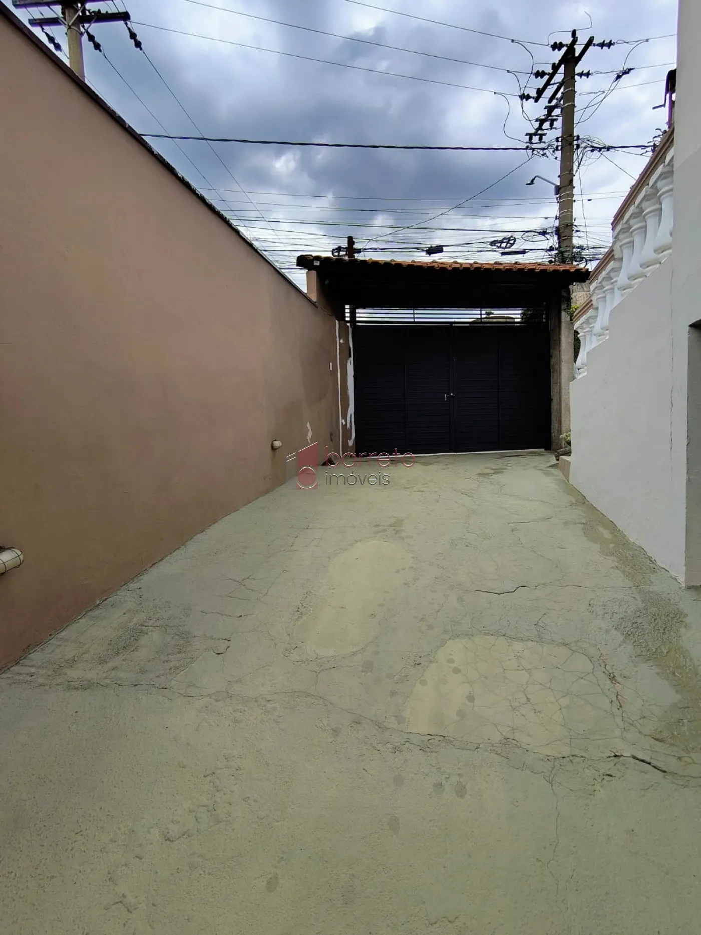 CASA À VENDA NO JARDIM TAMOIO EM JUNDIAÍ/SP