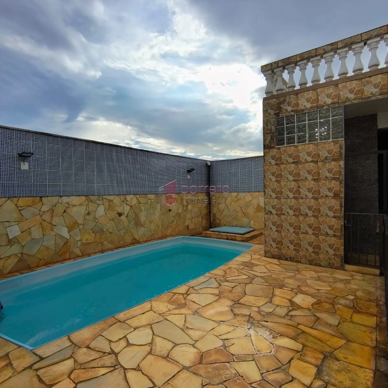 CASA À VENDA NO JARDIM TAMOIO EM JUNDIAÍ/SP