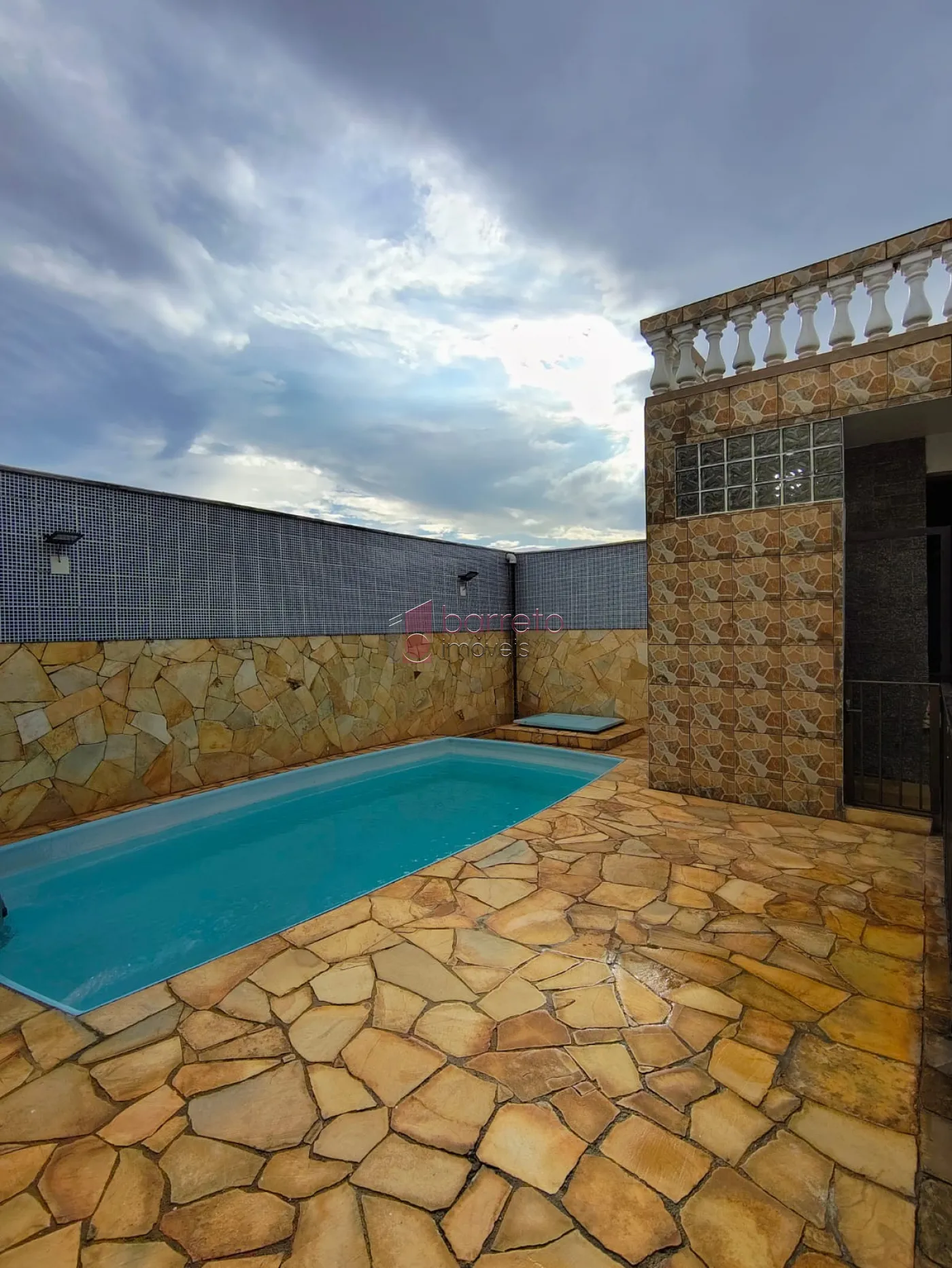 CASA À VENDA NO JARDIM TAMOIO EM JUNDIAÍ/SP