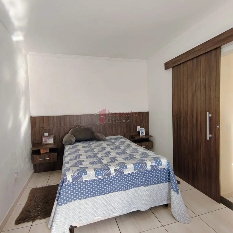 CASA À VENDA NO JARDIM TAMOIO EM JUNDIAÍ/SP