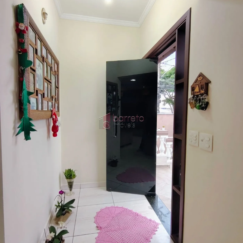 CASA À VENDA NO JARDIM TAMOIO EM JUNDIAÍ/SP