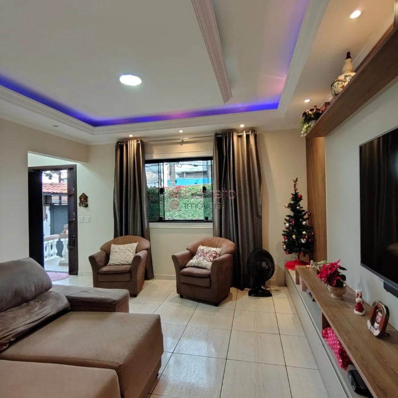 CASA À VENDA NO JARDIM TAMOIO EM JUNDIAÍ/SP