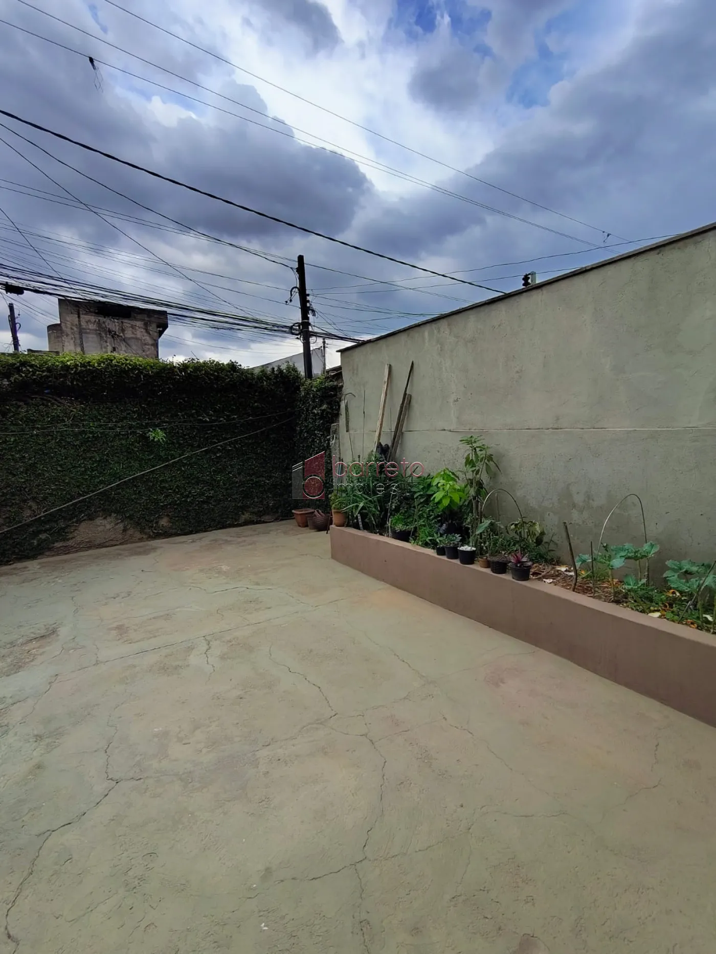 CASA À VENDA NO JARDIM TAMOIO EM JUNDIAÍ/SP