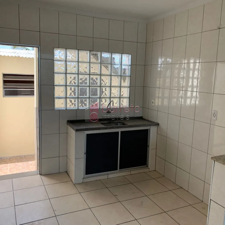 CASA PARA LOCAÇÃO E VENDA COM 03 QUARTOS NO JARDIM TARUMÃ JUNDIAÍ/SP