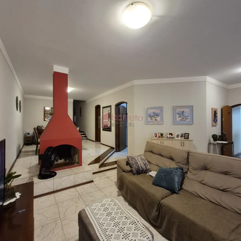 CASA À VENDA NO BAIRRO TORRES DE SÃO JOSÉ EM JUNDIAÍ/SP