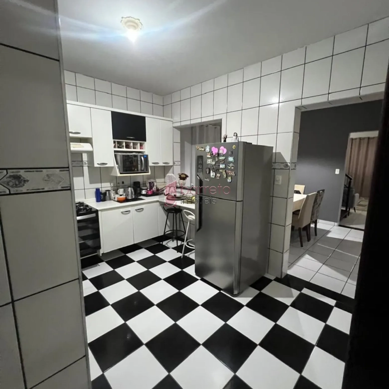 CASA À VENDA NO JARDIM SARAPIRANGA – MEDEIROS – JUNDIAÍ/SP