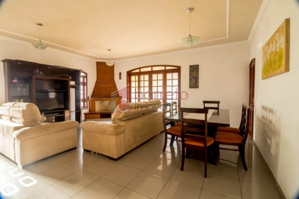 CASA COM EDÍCULA À VENDA NO BAIRRO PARQUE CENTENÁRIO – JUNDIAÍ/SP