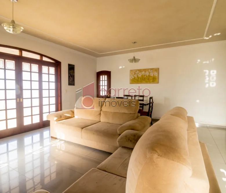CASA COM EDÍCULA À VENDA NO BAIRRO PARQUE CENTENÁRIO – JUNDIAÍ/SP