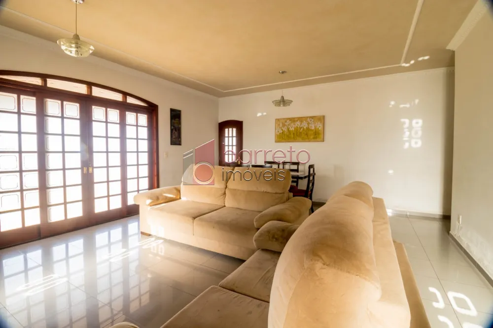 CASA COM EDÍCULA À VENDA NO BAIRRO PARQUE CENTENÁRIO – JUNDIAÍ/SP