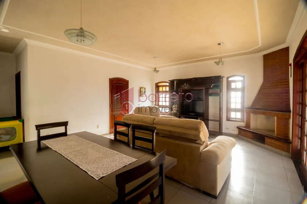 CASA COM EDÍCULA À VENDA NO BAIRRO PARQUE CENTENÁRIO – JUNDIAÍ/SP