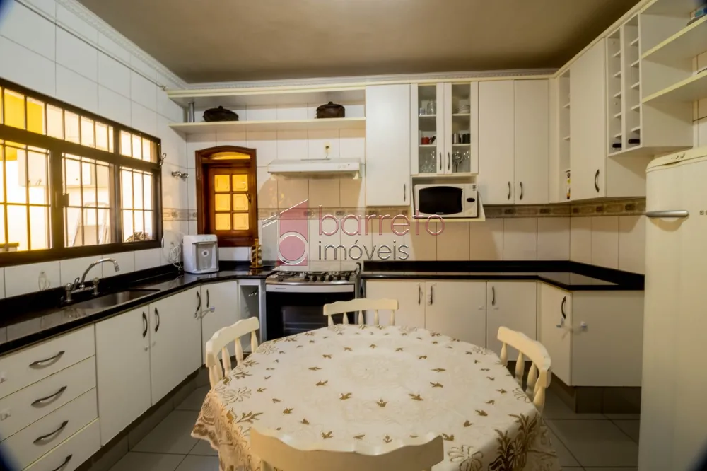 CASA COM EDÍCULA À VENDA NO BAIRRO PARQUE CENTENÁRIO – JUNDIAÍ/SP