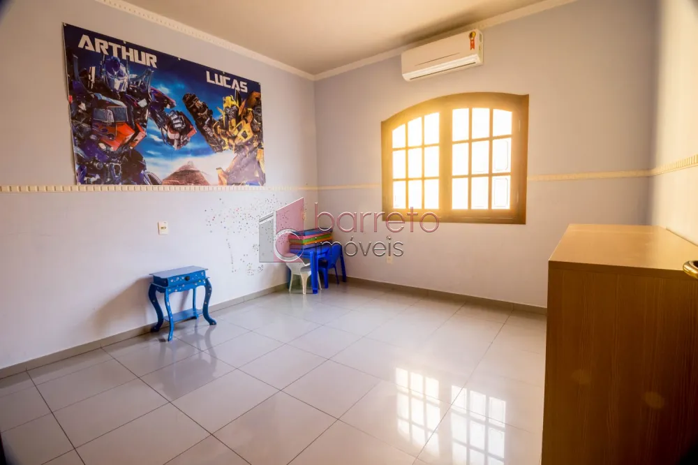CASA COM EDÍCULA À VENDA NO BAIRRO PARQUE CENTENÁRIO – JUNDIAÍ/SP