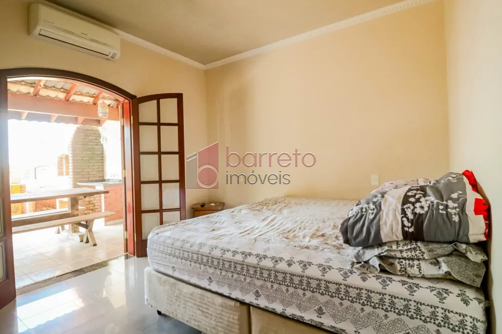 CASA COM EDÍCULA À VENDA NO BAIRRO PARQUE CENTENÁRIO – JUNDIAÍ/SP