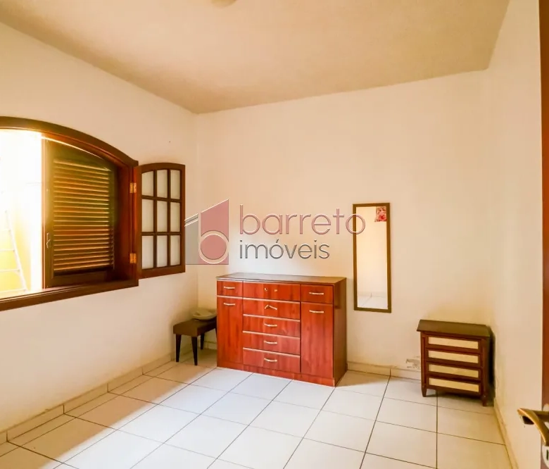 CASA COM EDÍCULA À VENDA NO BAIRRO PARQUE CENTENÁRIO – JUNDIAÍ/SP