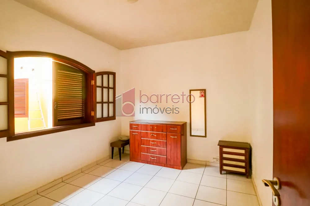 CASA COM EDÍCULA À VENDA NO BAIRRO PARQUE CENTENÁRIO – JUNDIAÍ/SP