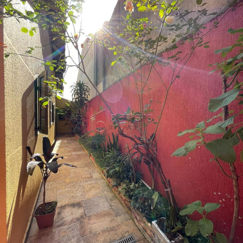 CASA À VENDA NO PARQUE CIDADE JARDIM II EM JUNDIAÍ/SP