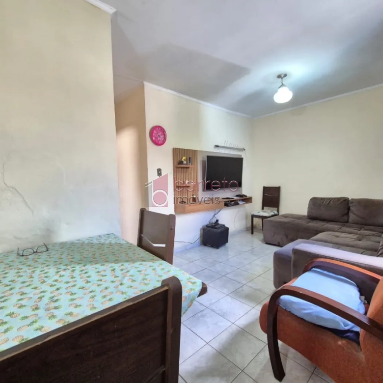 SOBRADO COM EDÍCULA À VENDA NO BAIRRO PARQUE RESIDENCIAL ELOY CHAVES – JUNDIAÍ/SP