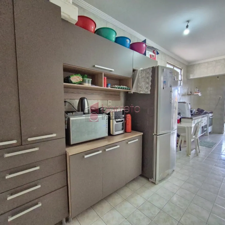 SOBRADO COM EDÍCULA À VENDA NO BAIRRO PARQUE RESIDENCIAL ELOY CHAVES – JUNDIAÍ/SP