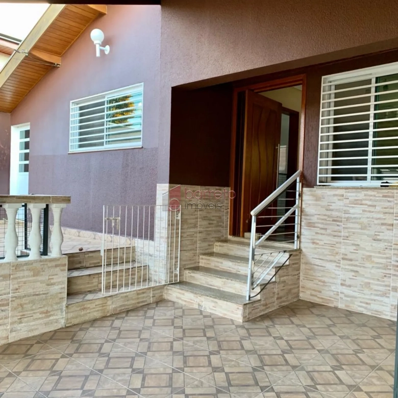 CASA COM EDÍCULA À VENDA NO PARQUE RESIDENCIAL ELOY CHAVES EM JUNDIAÍ – SP