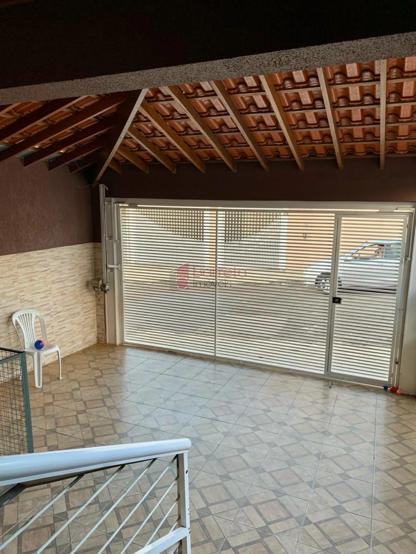 CASA COM EDÍCULA À VENDA NO PARQUE RESIDENCIAL ELOY CHAVES EM JUNDIAÍ – SP