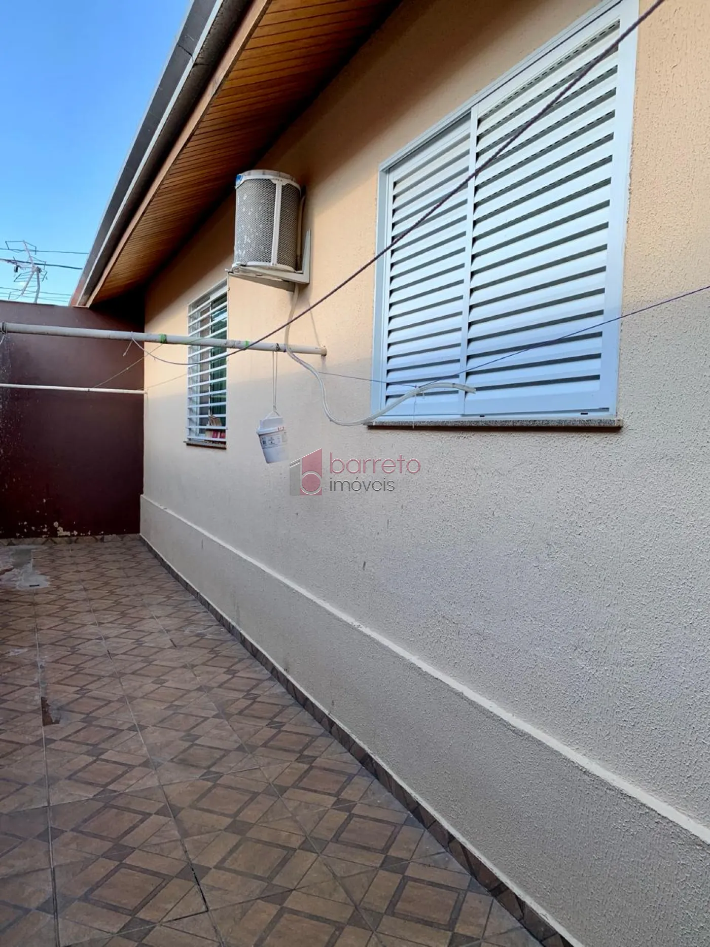 CASA COM EDÍCULA À VENDA NO PARQUE RESIDENCIAL ELOY CHAVES EM JUNDIAÍ – SP