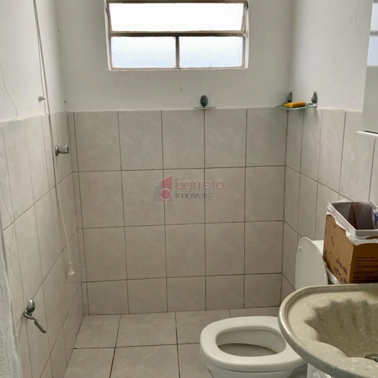 CASA COM EDÍCULA À VENDA NO PARQUE RESIDENCIAL ELOY CHAVES EM JUNDIAÍ – SP