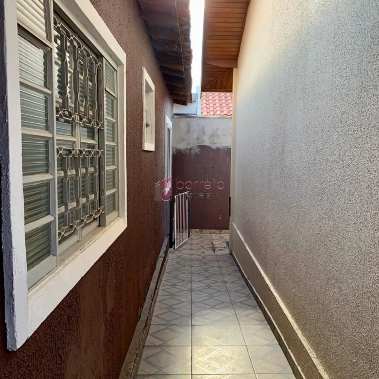 CASA COM EDÍCULA À VENDA NO PARQUE RESIDENCIAL ELOY CHAVES EM JUNDIAÍ – SP