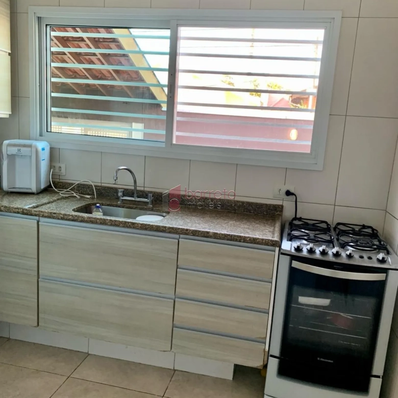 CASA COM EDÍCULA À VENDA NO PARQUE RESIDENCIAL ELOY CHAVES EM JUNDIAÍ – SP