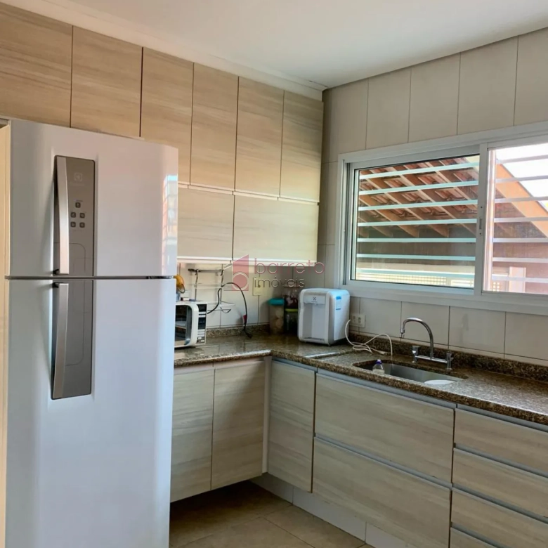 CASA COM EDÍCULA À VENDA NO PARQUE RESIDENCIAL ELOY CHAVES EM JUNDIAÍ – SP