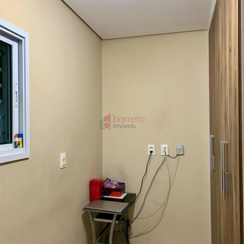 CASA COM EDÍCULA À VENDA NO PARQUE RESIDENCIAL ELOY CHAVES EM JUNDIAÍ – SP