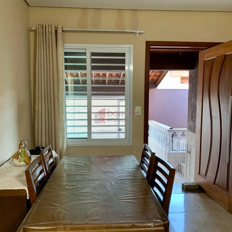CASA COM EDÍCULA À VENDA NO PARQUE RESIDENCIAL ELOY CHAVES EM JUNDIAÍ – SP