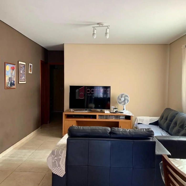 CASA COM EDÍCULA À VENDA NO PARQUE RESIDENCIAL ELOY CHAVES EM JUNDIAÍ – SP