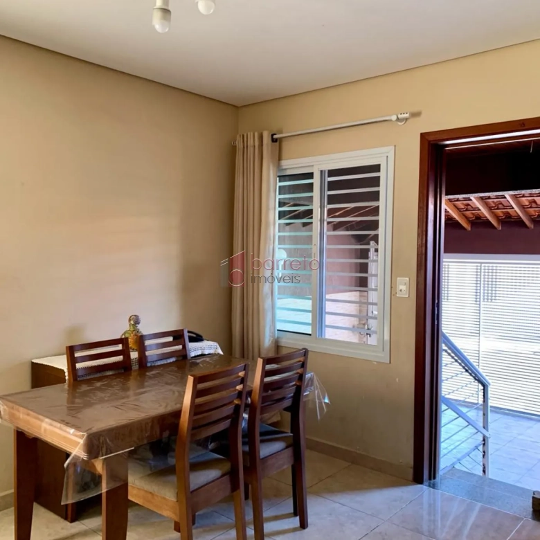 CASA COM EDÍCULA À VENDA NO PARQUE RESIDENCIAL ELOY CHAVES EM JUNDIAÍ – SP