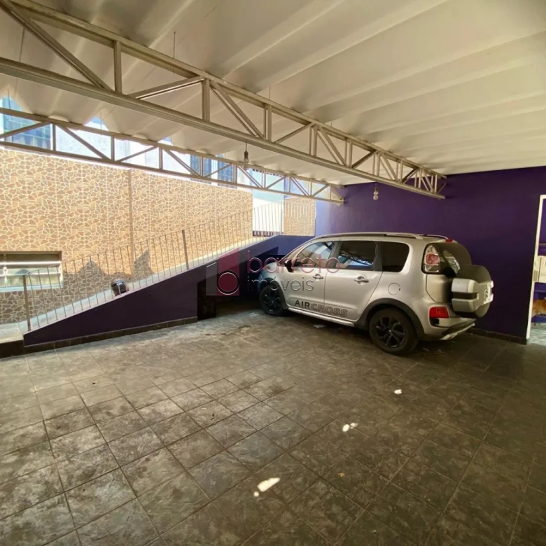 CASA COM 02 EDÍCULAS À VENDA NA VILA BANDEIRANTES EM JUNDIAÍ/SP