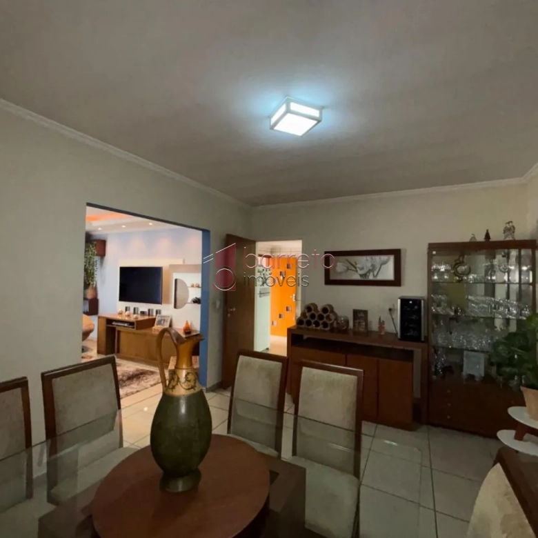CASA À VENDA NO JARDIM MERCI EM JUNDIAÍ/SP