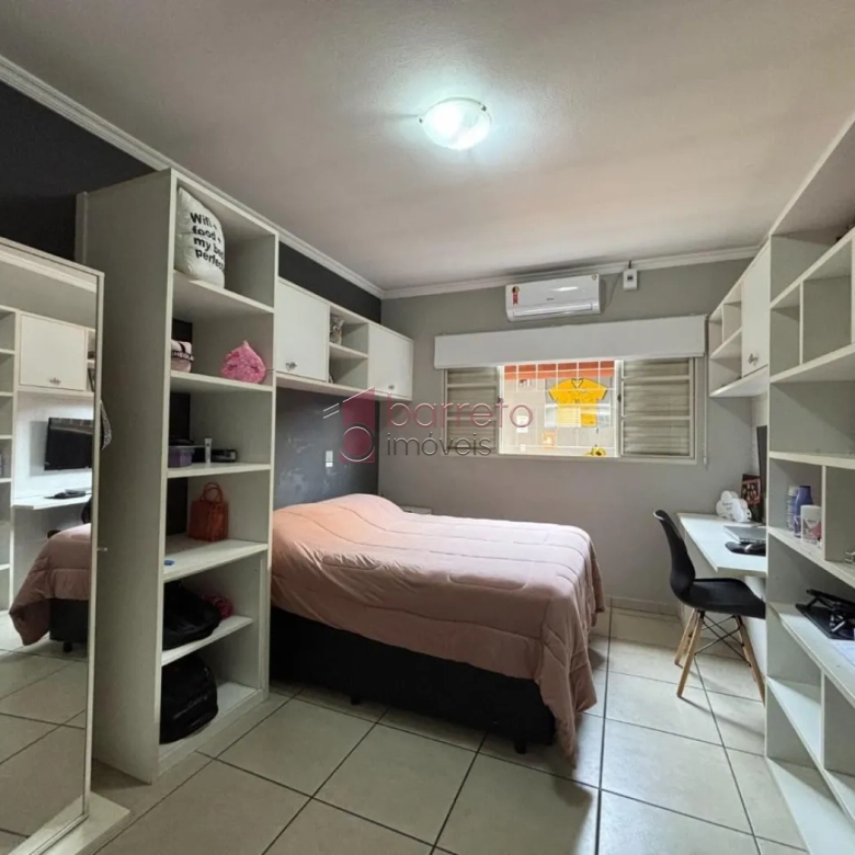 CASA À VENDA NO JARDIM MERCI EM JUNDIAÍ/SP