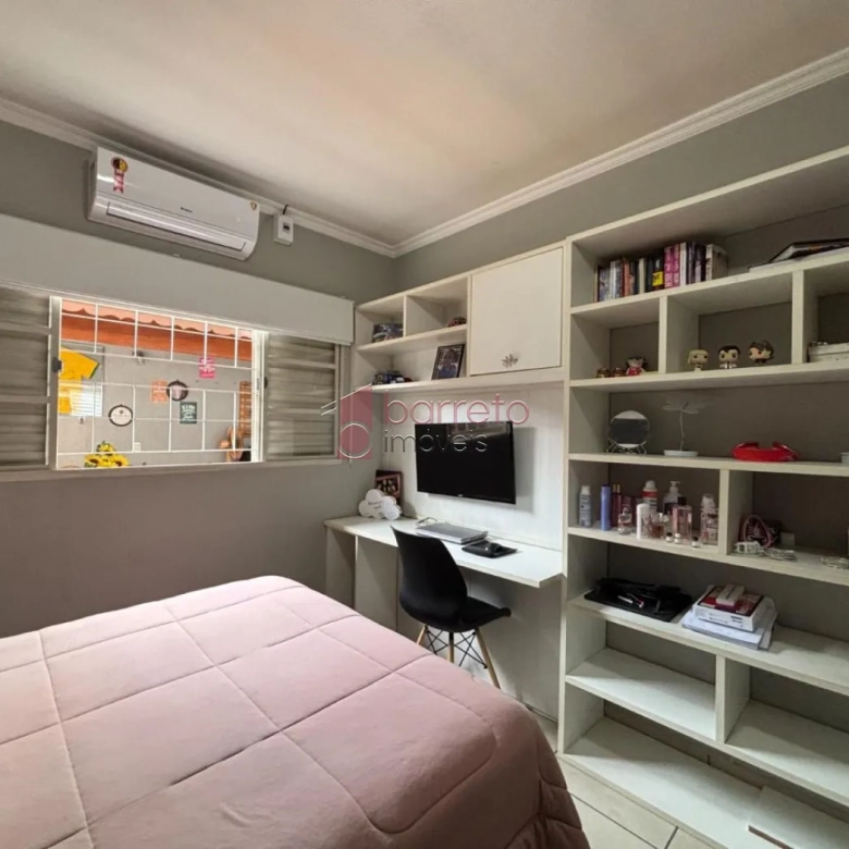 CASA À VENDA NO JARDIM MERCI EM JUNDIAÍ/SP