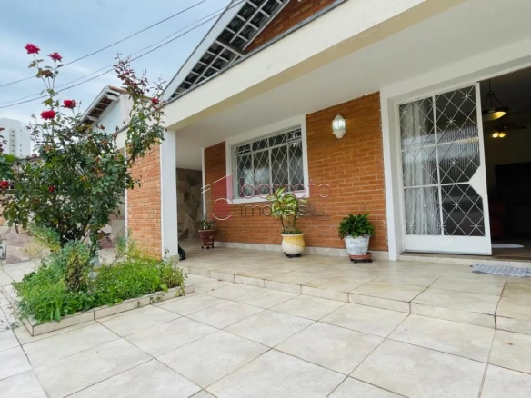 CASA TÉRREA COM EDÍCULA À VENDA NA VILA GRAFF EM JUNDIAÍ/SP