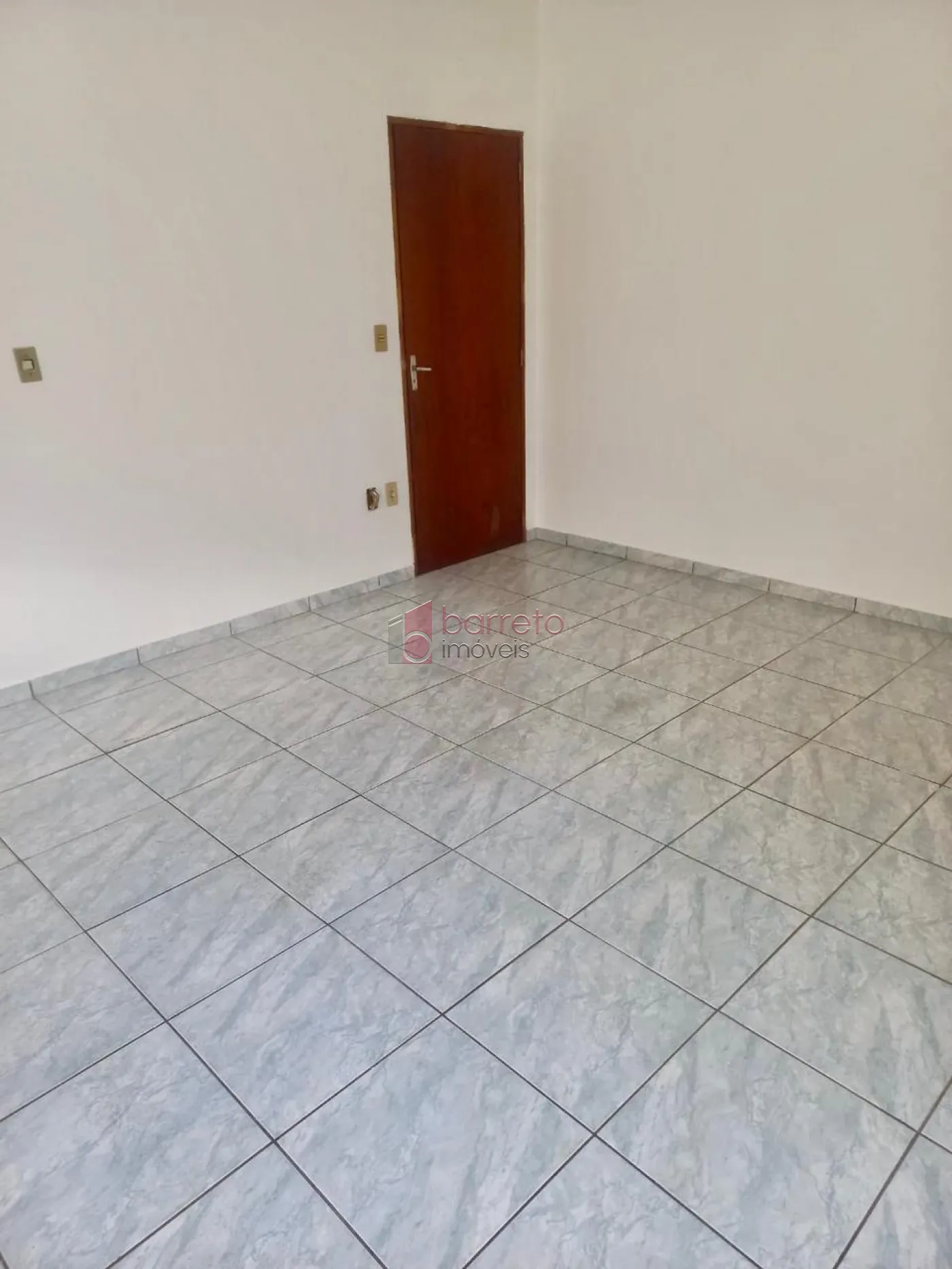 SOBRADO COM 2 CASAS INDEPENDENTES À VENDA NO BAIRRO MEDEIROS EM JUNDIAÍ/SP
