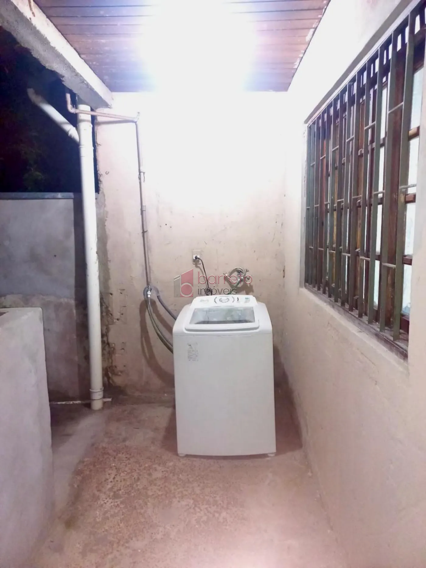 SOBRADO COM 2 CASAS INDEPENDENTES À VENDA NO BAIRRO MEDEIROS EM JUNDIAÍ/SP