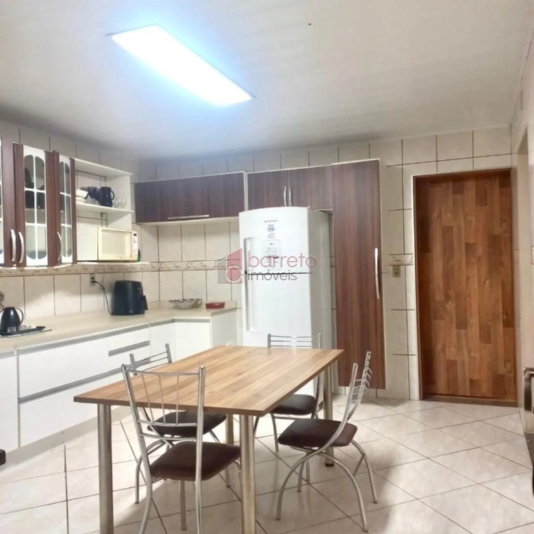SOBRADO COM 2 CASAS INDEPENDENTES À VENDA NO BAIRRO MEDEIROS EM JUNDIAÍ/SP