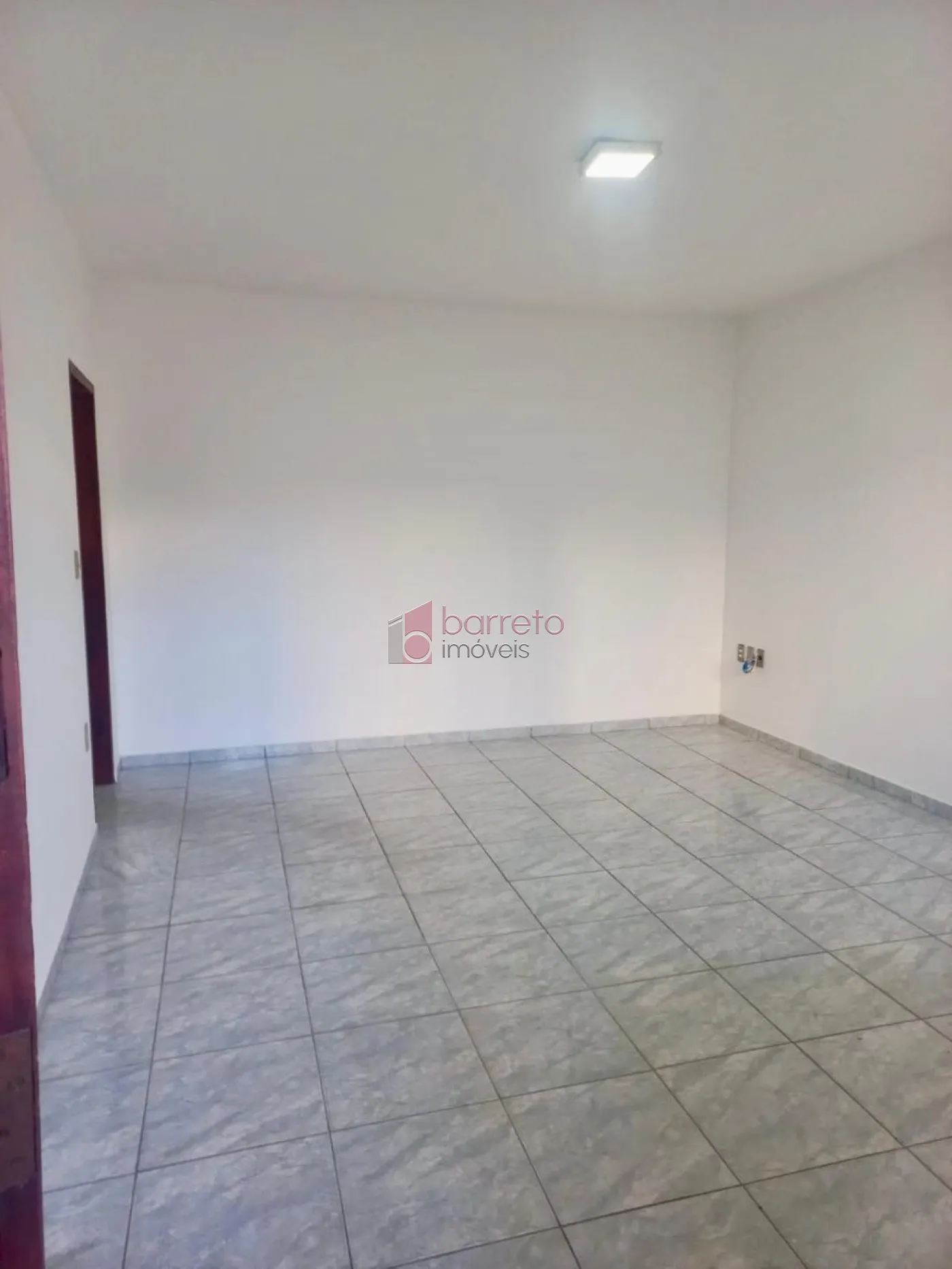 SOBRADO COM 2 CASAS INDEPENDENTES À VENDA NO BAIRRO MEDEIROS EM JUNDIAÍ/SP