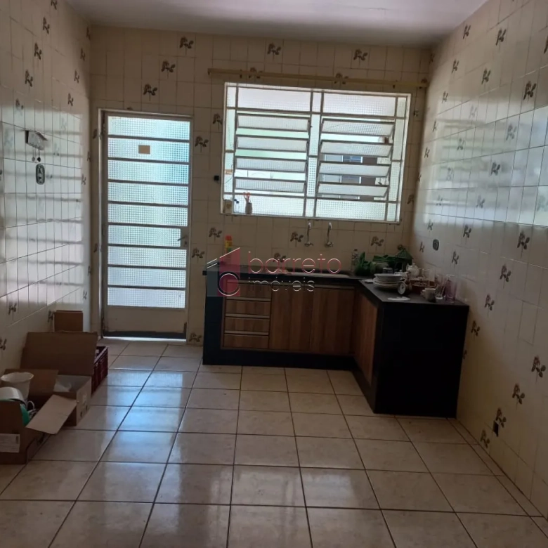 Casa com Edicula para VENDA em Jundiaí SP bairro Vianelo 283m² (em frente ao Mercadão Municipal)