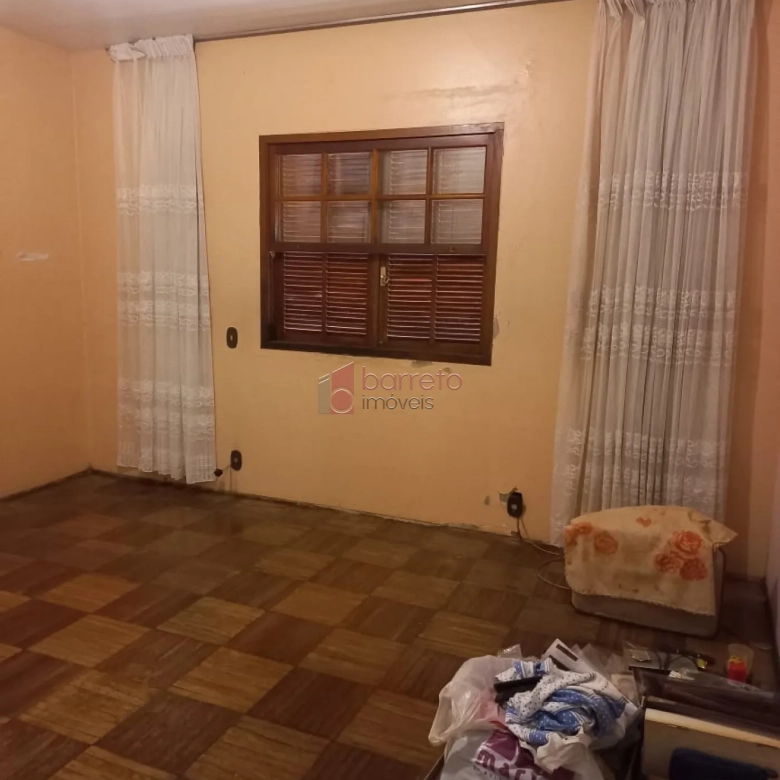 Casa com Edicula para VENDA em Jundiaí SP bairro Vianelo 283m² (em frente ao Mercadão Municipal)